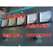 發動強大引擎 混凝土攪拌車載泵